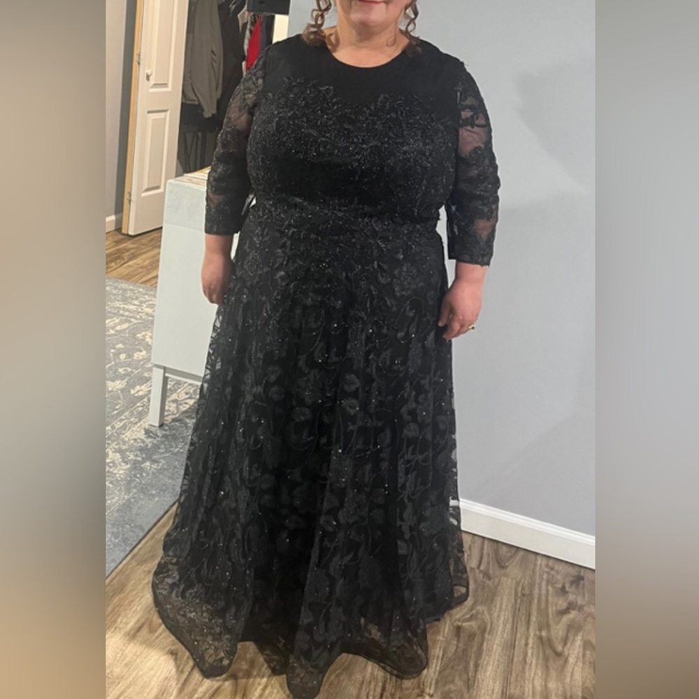 mother of the bride Lace Evening Gown